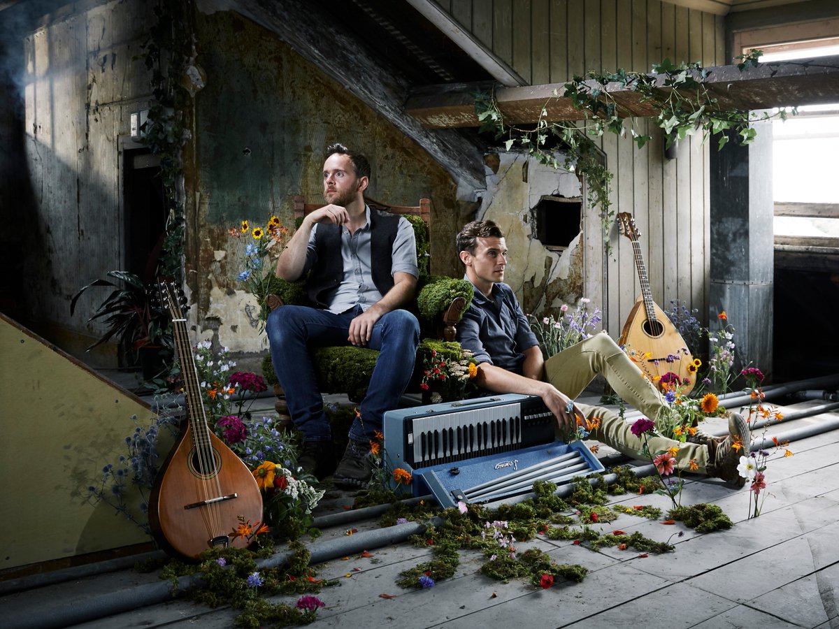 EndelientaNews's tweet photo. Inspired by the landscape of the British Isles, @Ninebarrow are captivating audiences across the country with their innovative take on the folk tradition! Have a listen here: https://t.co/VHK9c5i1D9 before booking your tickets for 24th January!

#folkmusic #cornishfolk #Cornwall https://t.co/3kVBPvPI7r