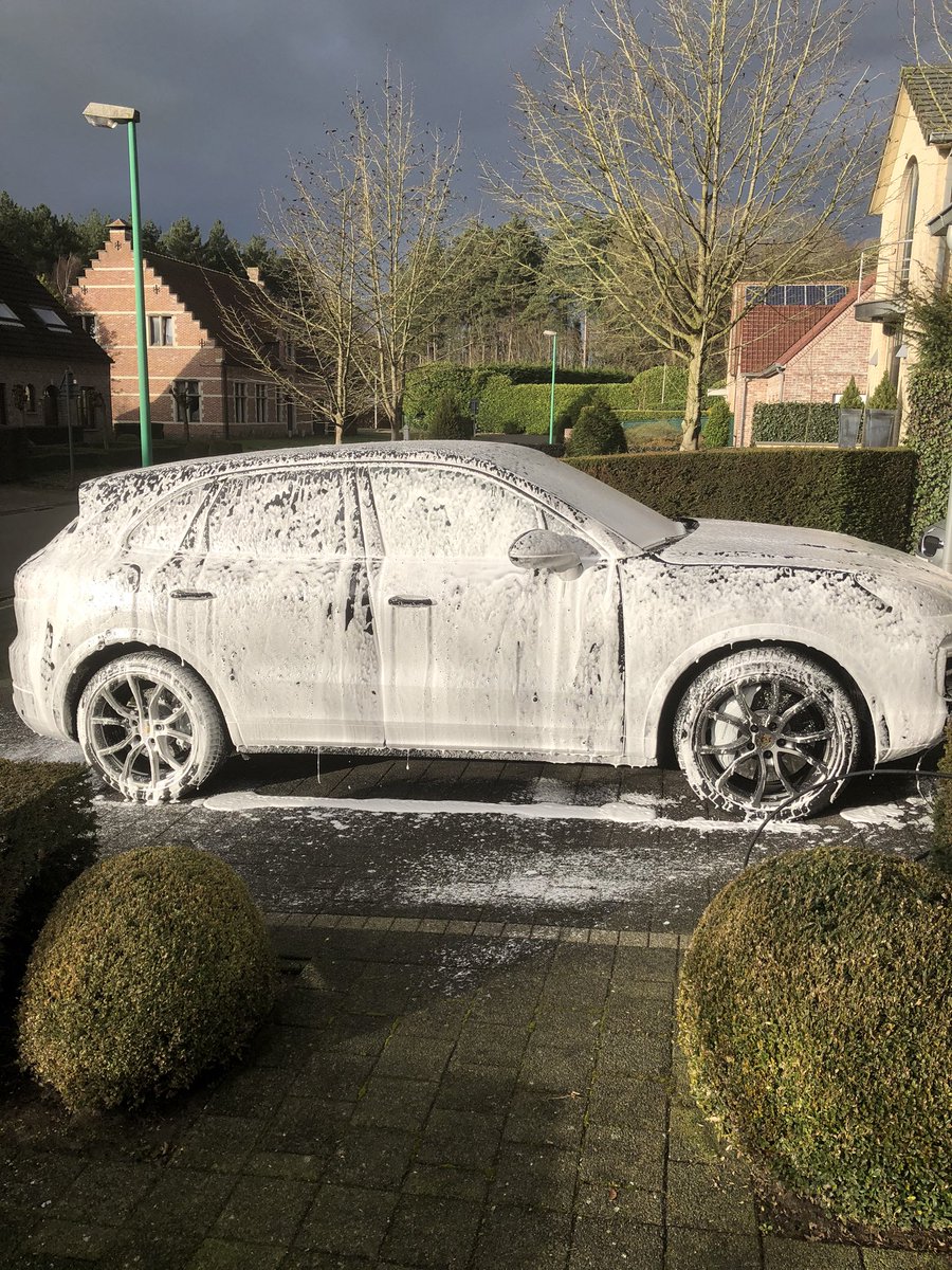 TrijpVan's tweet image. Car cleaning day ☑️