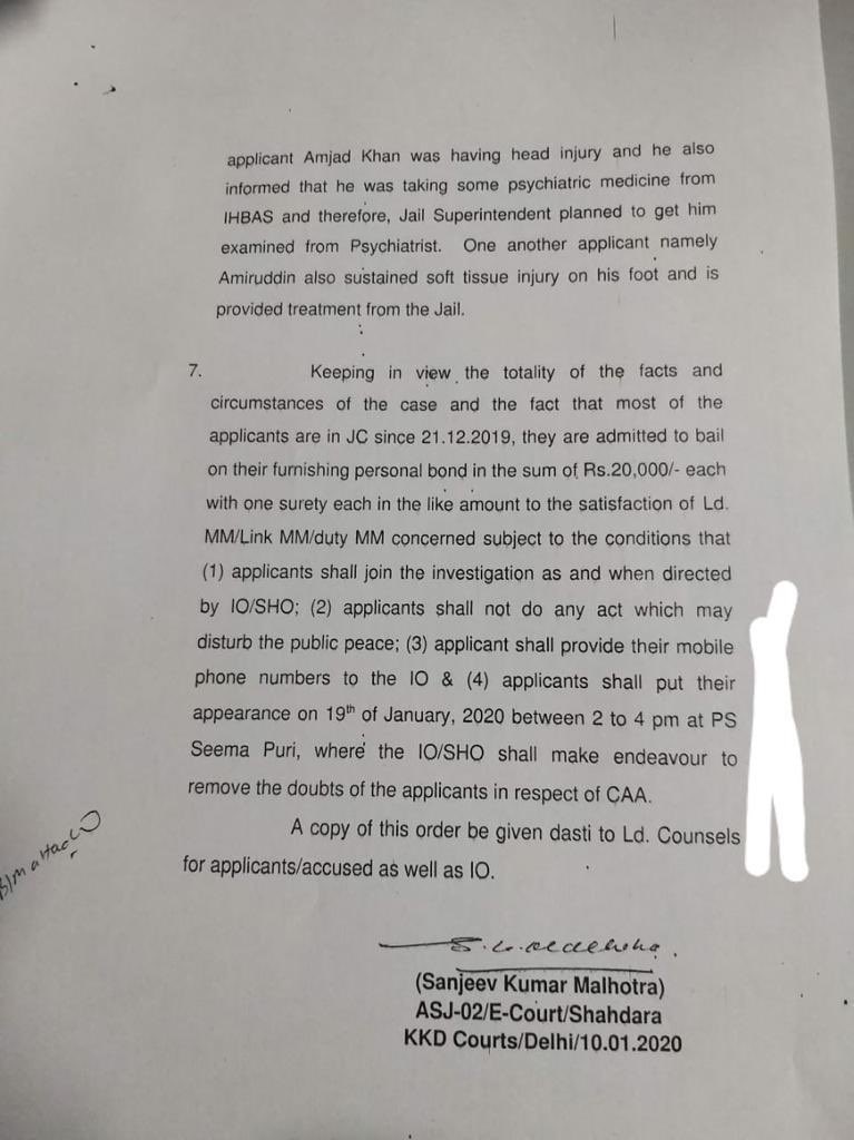 advsanjoy's tweet photo. Delhi Court grants bail on condition that accused will be given a tutorial on CAA by the IO/SHO😹🙈 https://t.co/YzNwrEF1nO