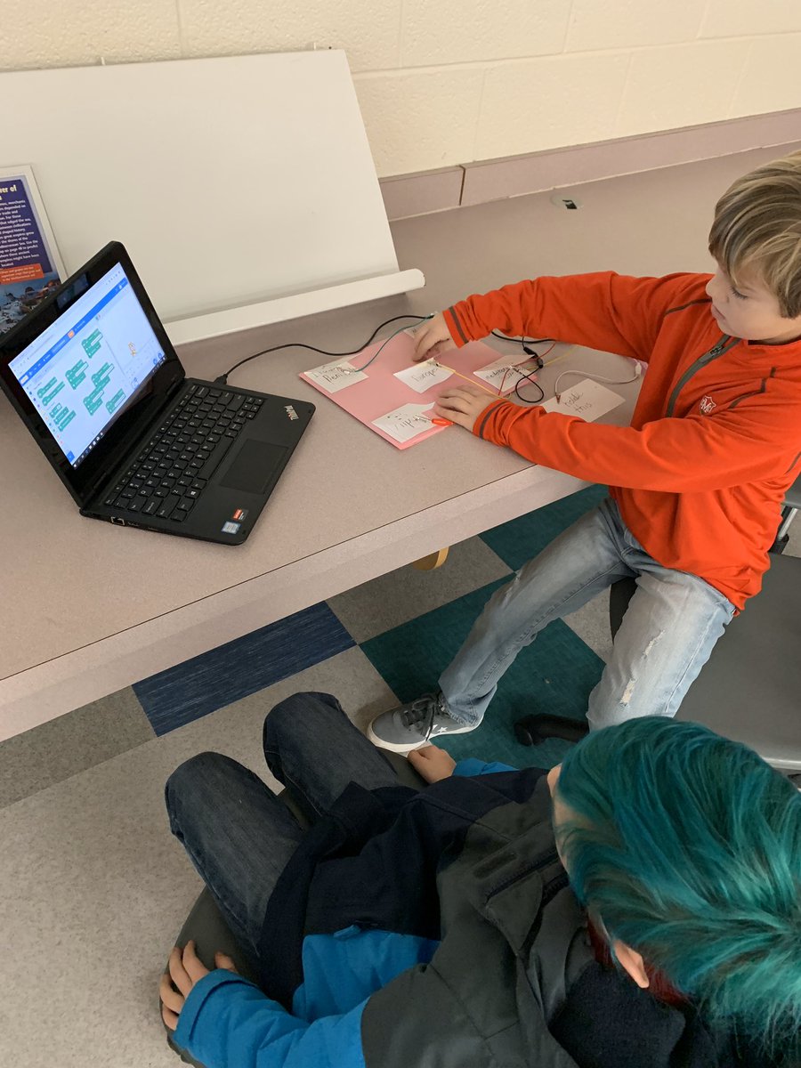 JanieLyman's tweet photo. Working in the innovation lab making Makey Makey Continent Quiz boards @journell_s @RoundHillES https://t.co/2SjLGBU1mY