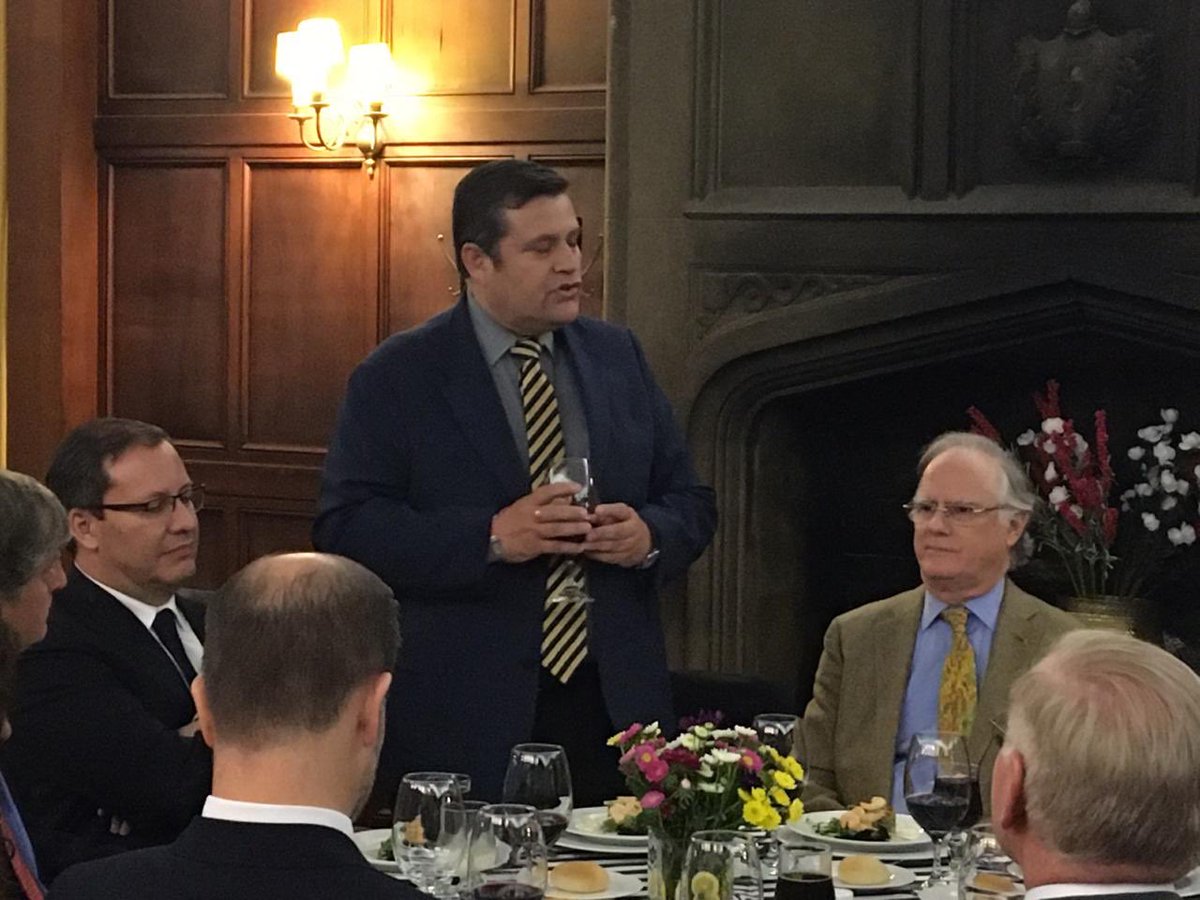 Cuerpo de Bomberos de Santiago tweet media