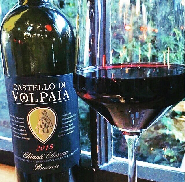 🥳😋🥰When all you want is a plate of pasta and a glass of this ...... perfect #wine #winelovers @volpaia @HappyWineChick @theswirlingderv @DemiCassiani @CorksConcierge @senseswines @foodwineclick @drjimswine @RealWineGuru @ScoreWine instagram.com/p/B1i8OKTn4nk/…