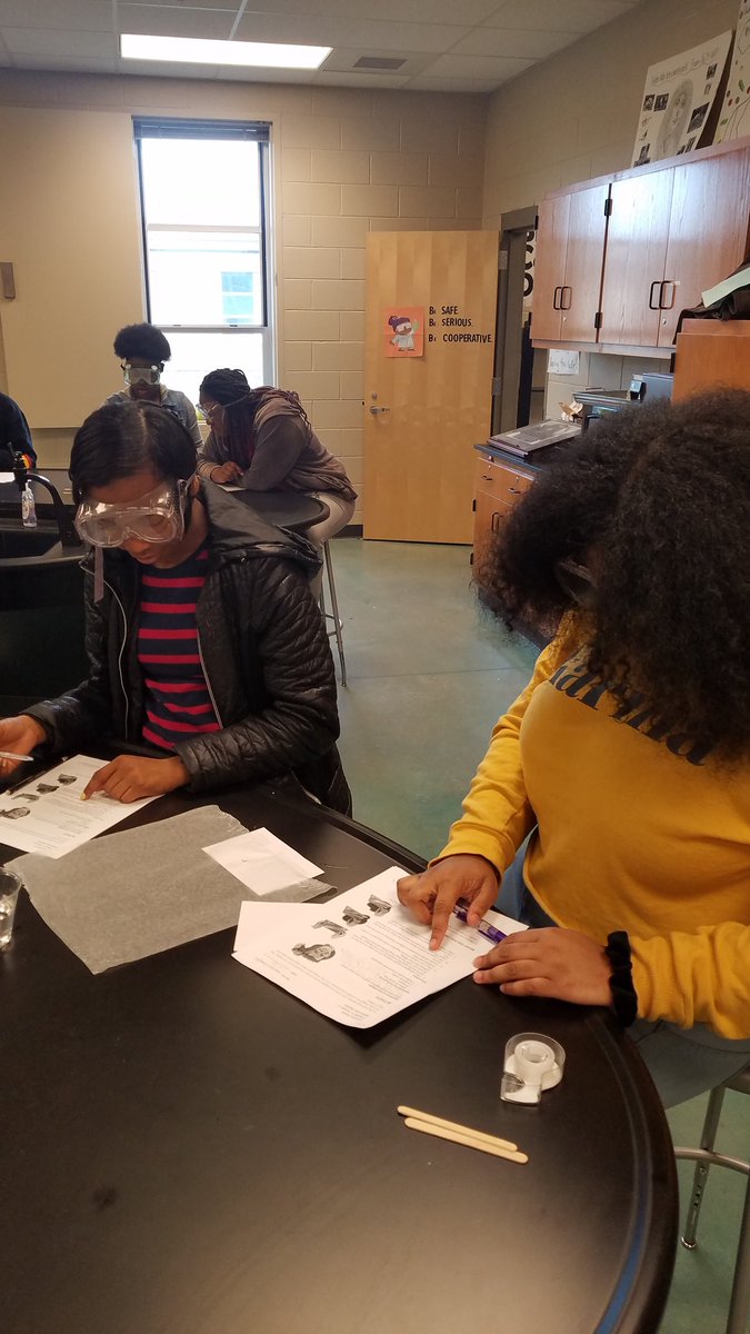 MsRSpencer's tweet photo. Young @TASPA_TCS chemists exploring the properties of water. Loving the American Chemical Society middle school curriculum! https://t.co/vTGrrFPJMh