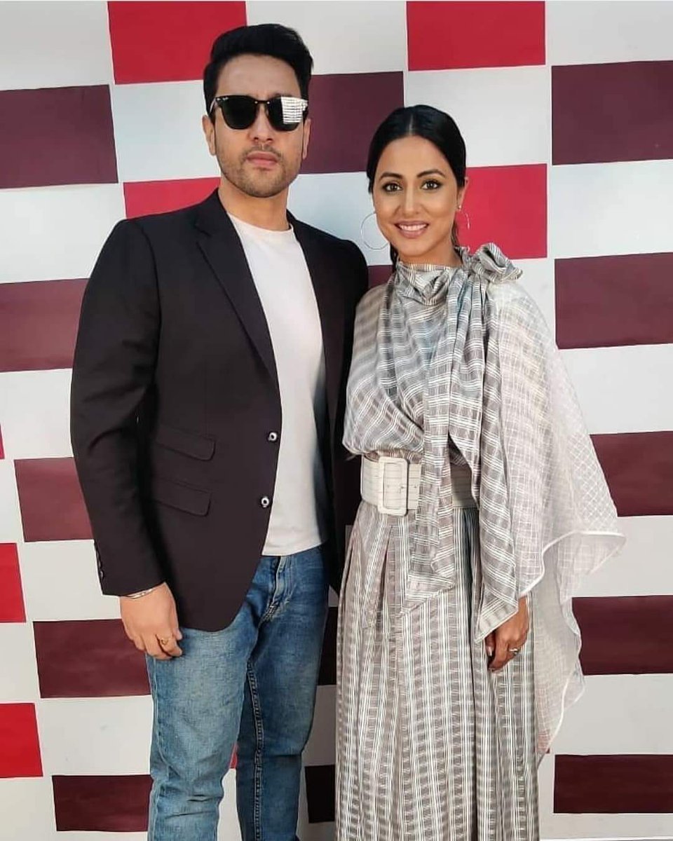 SristiJhunjhun1's tweet photo. Few lovely clicks of @eyehinakhan& @AdhyayanSsuman from their debut web series #Damaged2 promotions
#HinaKhan #AdhyayanSuman #Promotions #DebutWebSeries #Damaged2 @Hungama_Play https://t.co/9VCurltayi