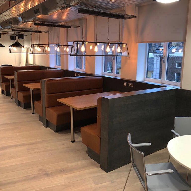 Lignify1's tweet image. January is looking busy, a completed project consisting of birch plywood and oak combination with upholstered leather to create this amazing booth seating #madeinlancashire