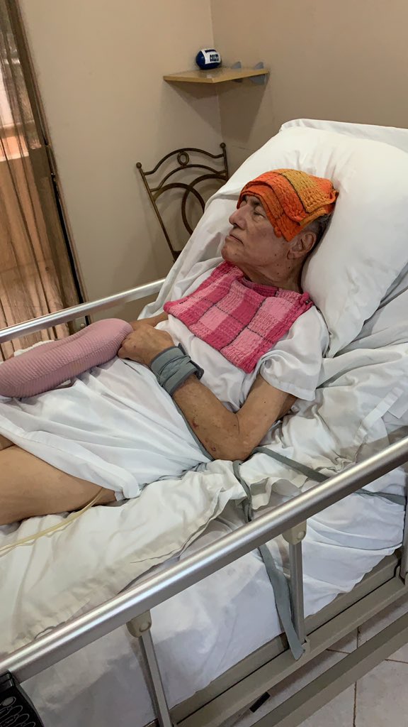 Llevamos 3 días buscando cama en un hospital público para mi abuelo. Es diabético con un toque renal y escaras tipo 4 y necesita diálisis. Rt para conseguir ayuda 😭🙏🏼🙏🏼🙏🏼 DM abierto para cualquier cosa