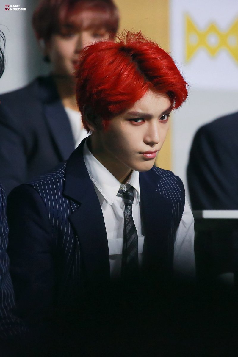taeyong’s playful expression! his scar! 