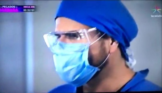 DaniArenasCol's tweet photo. #FelizViernesATodos #CollagesyCapturas #2Parte #MejoresMomentos #DavidParedes @DanArenas #Capitulo44 @MedicosOf #MedicosLineaDeVida #ConLasEstrellas #TeamMedicos #findesemana 😘🥰👨‍⚕️❤👩🏻‍⚕️💉💏💘🙏💫 https://t.co/ZGyocQvbVU