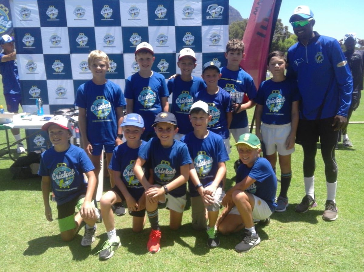 ryanmaron1's tweet photo. Groups photos from this weeks New Years clinic 7-10 January โ20 at the GK oval, WPCC. Thanks to the amazingly passionate, hard working, committed coaches! #btibrandingsolutions #rbsinsurance #cocacolasa #revprintclaremont https://t.co/yNvhKiHn0r