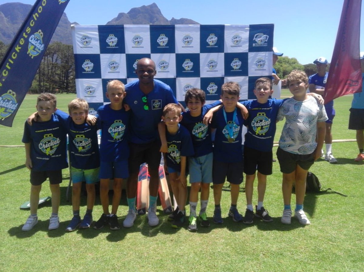 ryanmaron1's tweet photo. Groups photos from this weeks New Years clinic 7-10 January โ20 at the GK oval, WPCC. Thanks to the amazingly passionate, hard working, committed coaches! #btibrandingsolutions #rbsinsurance #cocacolasa #revprintclaremont https://t.co/yNvhKiHn0r