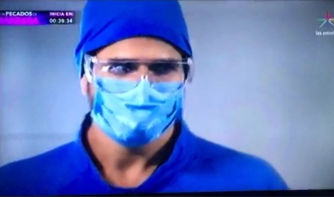 DaniArenasCol's tweet photo. #FelizViernesATodos #CollagesyCapturas #5Parte #MejoresMomentos #DavidParedes @DanArenas #Capitulo44 @MedicosOf #MedicosLineaDeVida #ConLasEstrellas #DavidYRegina #TeamDavina @liviabritoof #TeamMedicos #findesemana 😘🥰👨‍⚕️❤👩🏻‍⚕️💉💏💘🙏💫 https://t.co/lUfGW12TjD