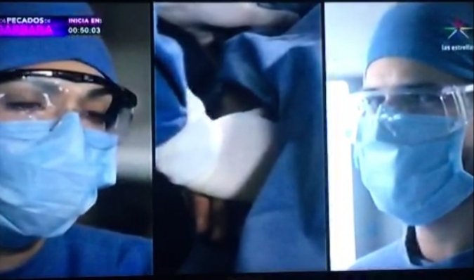 DaniArenasCol's tweet photo. #FelizViernesATodos #CollagesyCapturas #3Parte #MejoresMomentos #DavidParedes @DanArenas #Capitulo44 @MedicosOf #MedicosLineaDeVida #ConLasEstrellas #DavidYRegina #TeamDavina @liviabritoof #TeamMedicos #findesemana 😘🥰👨‍⚕️❤👩🏻‍⚕️💉💏💘🙏💫 https://t.co/1qIb9yT3hd
