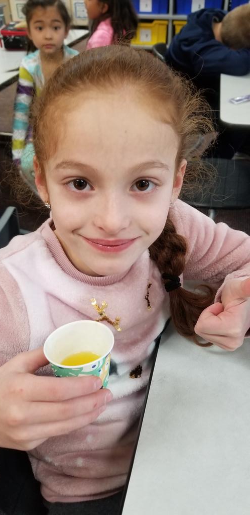 MrsKiebler's tweet photo. Our Star of the Week teaches us how to make fresh squeezed orange juice!  Yummy &amp; fun!   We all had a chance to try. https://t.co/j3VpmW40Bv