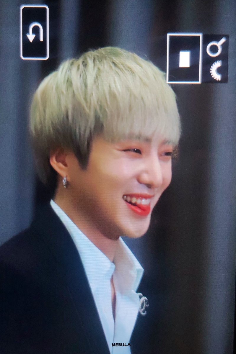 200110 왕자님🖤

#강승윤 #위너 <a href="/official_yoon_/">official_yoon_</a>