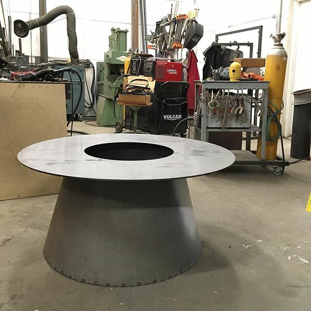 HuntandNoyer's tweet photo. Nice start to 2020 working out some designs with @robotoddindustries for @thekraemeredge + @dac_detroit. Buttered #brass #powdercoating and solid @wilsonart #quartz to follow.. #steelfabrication #modernfurniture #interiordesign #behindthescenes https://t.co/uqOELBPbM5 https://t.co/0zzJ3XJ5Gq