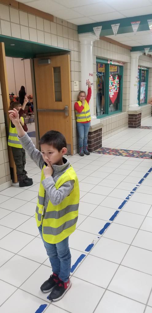MrsKiebler's tweet photo. Our ushers help students remember to walk quietly to our assembly today.  Way to go leaders! https://t.co/yCrJzl49cT
