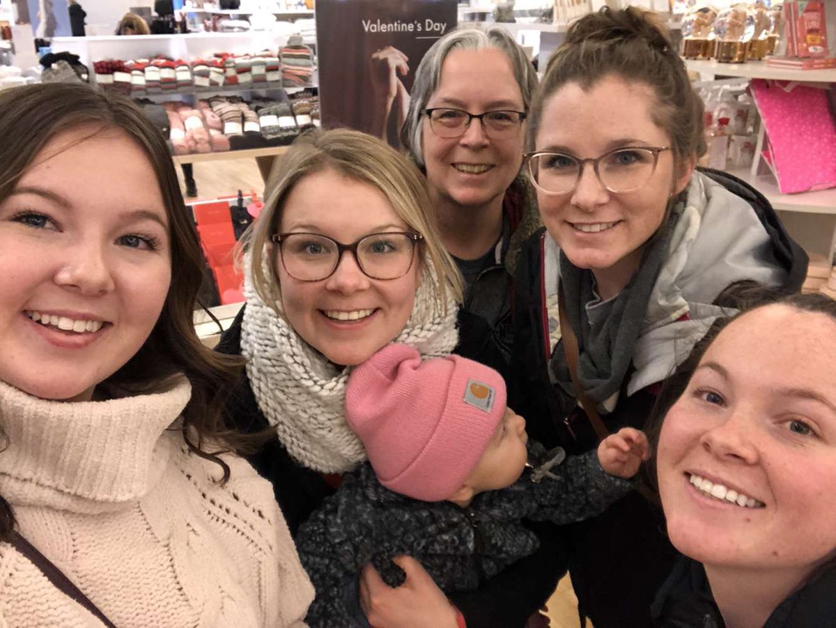 Anne_Verhallen's tweet photo. After a busy start to the week with #SWAC20 my girls surprised me with a birthday lunch on the way to the airport with daughter #4 - and they got me - didn’t suspect a thing #notnicetomakemomcry @Cathleen_90 @JoVerhallen https://t.co/c939Ci6hsl