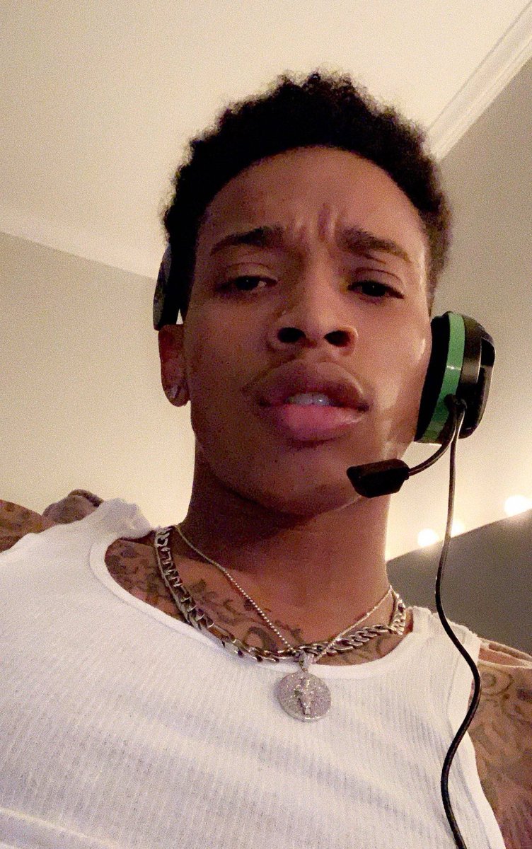 SparkNotes🪁 tweet media