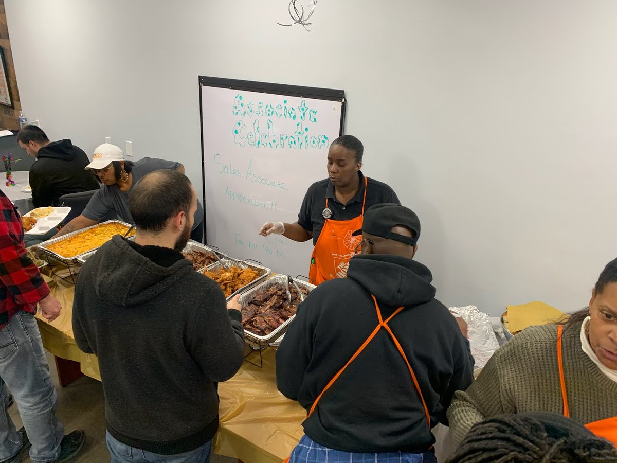 EastLibertyHD's tweet photo. East Liberty is celebrating our team in style for Sales Associate Appreciation Week! Our Sales Associates are the backbone of our store, they put so much passion and energy into their work every day. Thanks for all you do! @JohnK139HD @Shawn_THD @VanessaTHD170 @Millaya @4136J https://t.co/C62SygfthI