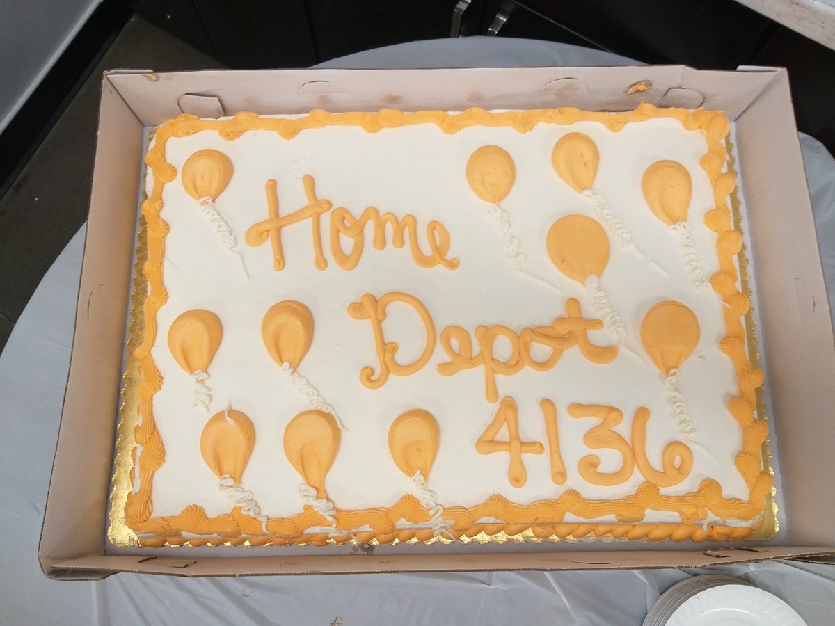 EastLibertyHD's tweet photo. East Liberty is celebrating our team in style for Sales Associate Appreciation Week! Our Sales Associates are the backbone of our store, they put so much passion and energy into their work every day. Thanks for all you do! @JohnK139HD @Shawn_THD @VanessaTHD170 @Millaya @4136J https://t.co/C62SygfthI