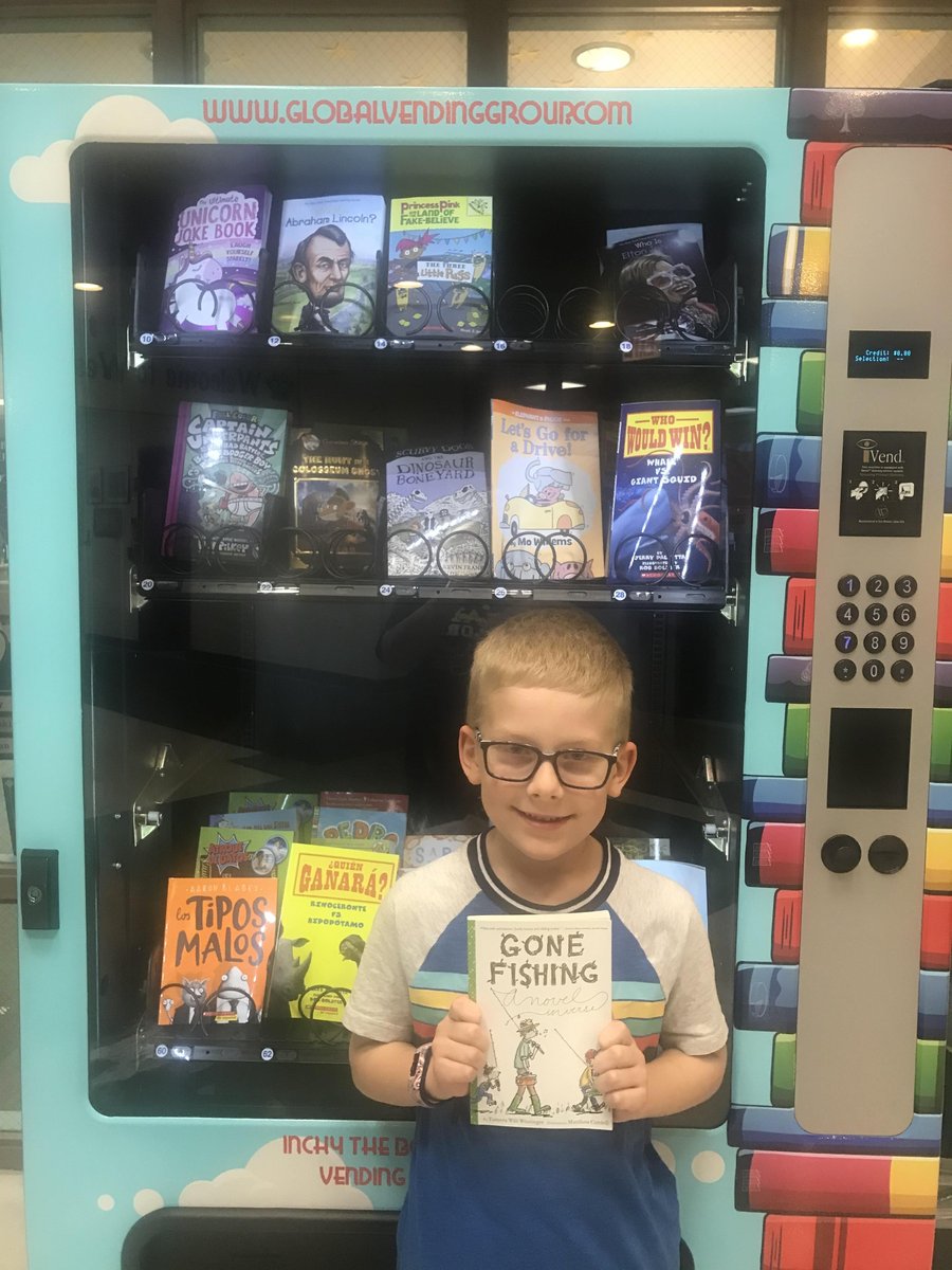 EWlibrary50's tweet photo. Congratulations to our friend from Mrs. @FarrahGraff 's class! Great job showing ROAR behavior. @betsyjo_teach @ryanwollberg @Woodland50News @ElemWest50 @cordellmatthew @TameraWissinger https://t.co/RCRNppho8k