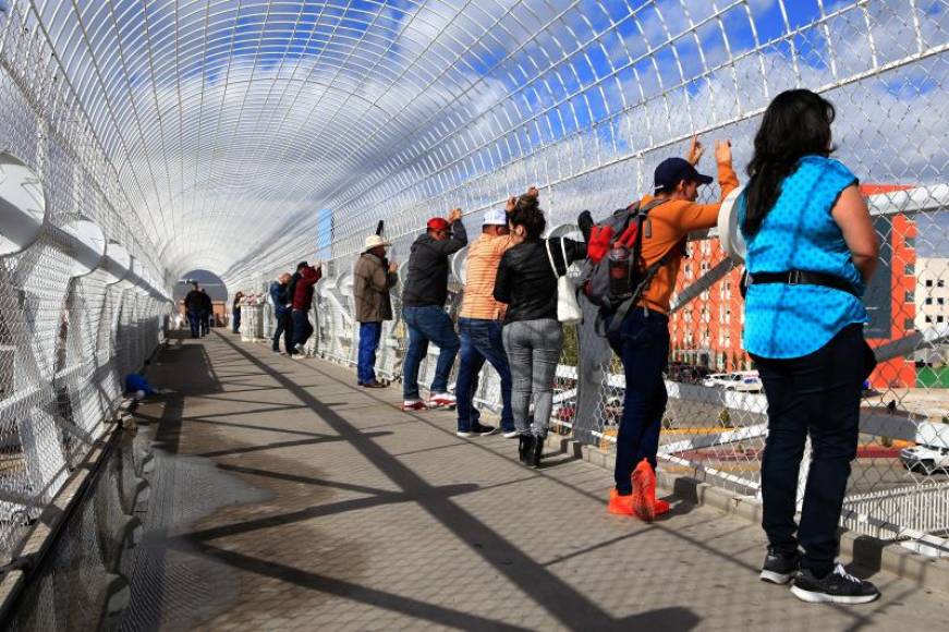 ronal_procesohn's tweet photo. Jueces cuestionan medida de Trump de negar visa a migrantes sin seguro médico https://t.co/HPHbk46Aqg https://t.co/wqOFY2akDf