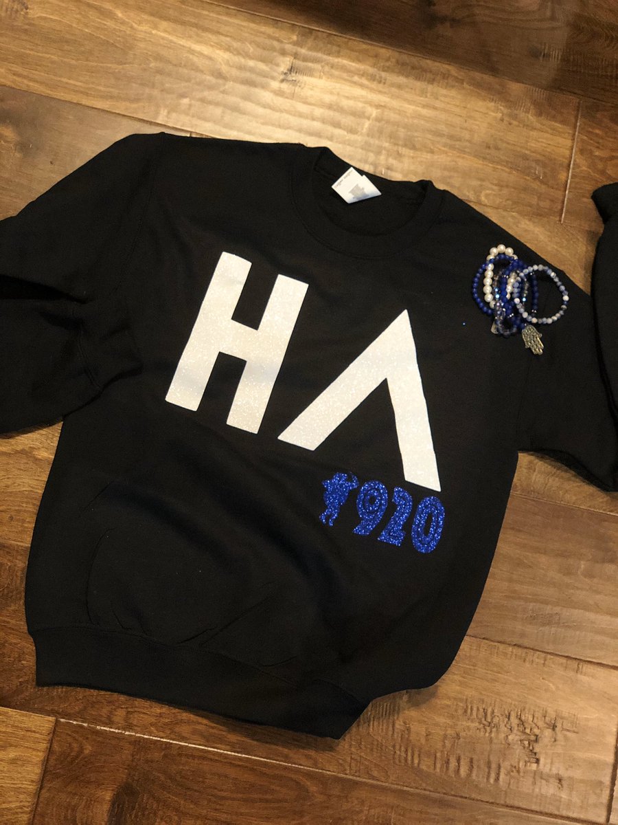 shopyoqueen's tweet photo. Did Someone Say Centennial?! In Honor Of Zeta Phi Beta Sorority Inc Making 100 Years This Year. Use Code “FINER” At Checkout To Receive 19.20% Off Your Total! #ShopYoQueen #zetaphibetacentennial #Sale #YoQueen2020 #TellAFriend 
https://t.co/vDDiiHamdB https://t.co/nr7WIGg1JD