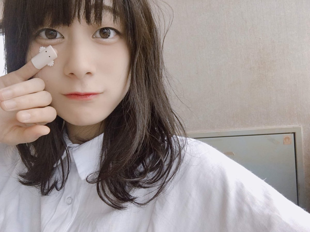 Mikina Empire 裸眼族だよこれは三枚目だけカラーコンタクチ