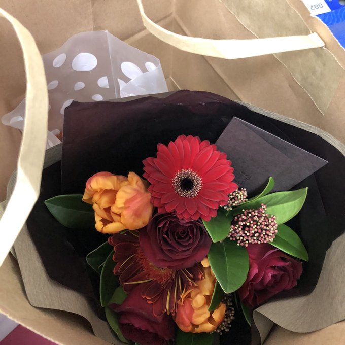 水城最後のDVDリリイベ終わりました😃 なんだか秋葉ではものすごい数のイベントが行われていたみたいですね！ にもかかわらず会いに来てくれてありがとうございました❤️ お家に帰ってお菓子つまみながらビール戴きましたw今お風呂入ってるのでバスタオルも早速使うんだ♫