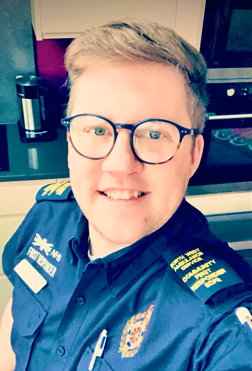 NWamb_Daniel's tweet photo. Some spare hours this afternoon and what better way to spend it. Volunteering for my local community for @NWAmbulance @CfrFylde #CFRTwitterWeek #eCFR #volunteer #team999 @NWAmb_Volunteer 😁 https://t.co/UJ52HEQBTs