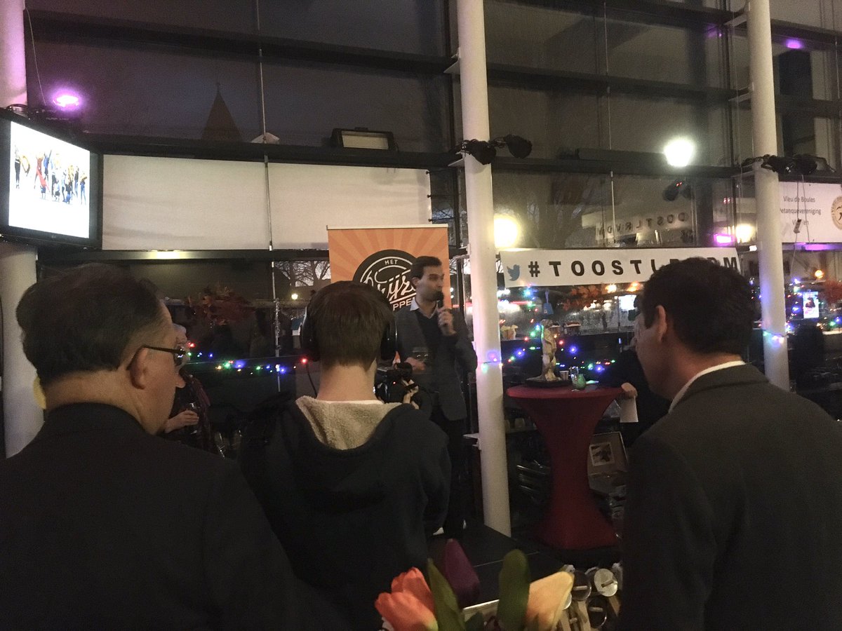 Wijkwethouder <a href="/MaartenOoijen/">Maarten van Ooijen</a> blijkt op de #toostlrvdm met alle organisaties uit deze wijken, terug op het vorige jaar en roept op in 2020 op voor meer zorg voor ouderen, jongeren en verkeersveiligheid.