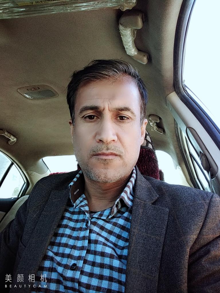 عرفتك من كمت تزعل عليه.
هواي 
عندك واحد بالك  
🌷🥀🌹🌷