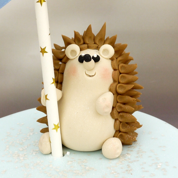 CAKECRAFTSHOP's tweet photo. What's going on @Cakedecorating.TV 😍

There are 2 new tutorials, how to create cute bunny rabbit &amp; hedgehog cake toppers, perfect for decorating Christening or birthday cakes!

Learn simple modelling techniques &amp; how to add easy messages to your cakes. 

https://t.co/qCwd8PcL9U https://t.co/Spww1hn4F2