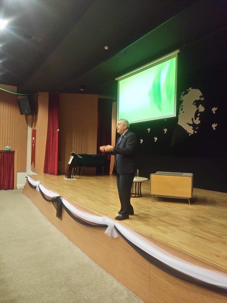 CekmekoyLisePDR's tweet photo. Bugün Aydın Üniversitesi Tıp Fakültesi Biyofizik Anabilim dalı başkanı Prof. Dr. Mustafa Tunaya KALKAN kendini keşfetmek ve tanımak üzerine seminer gerçekleştirdi.Mesleki tecrübesiyle öğrencilerimize yol gösterip ilham kaynağı oldu. @GOKHANKNGR @fatmaguldumann @nurhansutlass https://t.co/b7YUDw9UrK