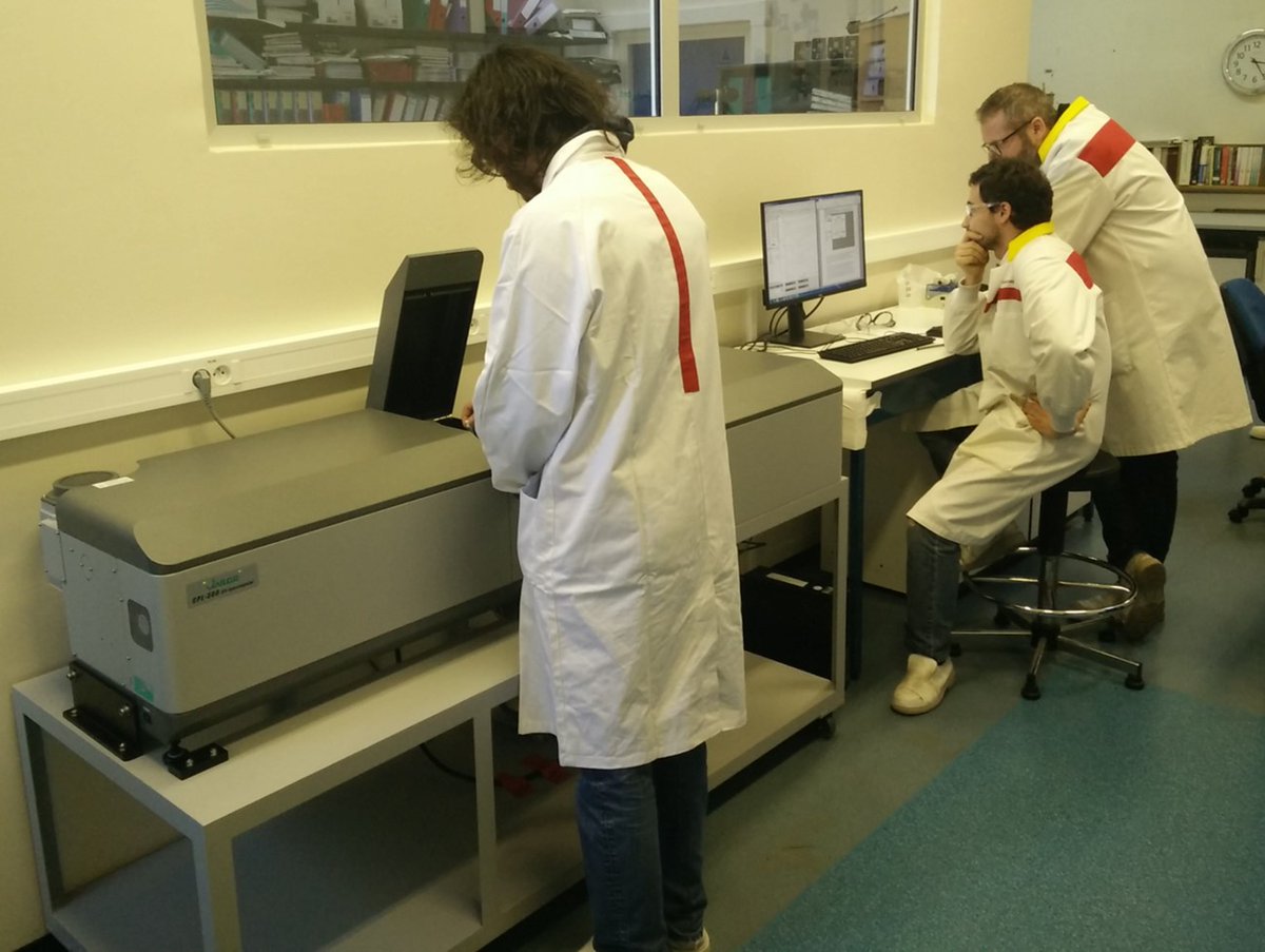 On December 2019, LMT received its CPL spectrophotometer to study the properties of the chiral fluorophores synthetised 👍 👏🏆🎉🎊🇫🇷