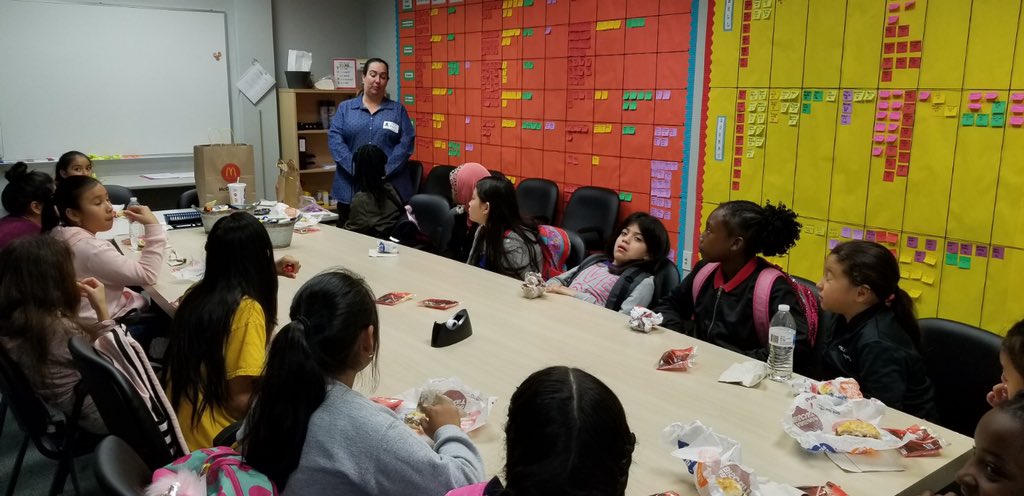 _SheenaRobinson's tweet photo. Thank you @JenniferVillaf2 for taking the time and coming to speak to the GAP girls this morning about being a leader! Also, thank you for the delicious breakfast! #GAP #GirlsAchievingtheirPotential @ExplorersCol @McDonalds @nerlande03 https://t.co/dmKVizueXN