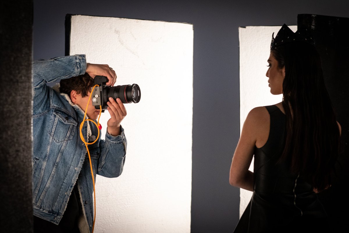 Este 2020 hagamos un trato: vamos a cumplir nuestro sueño juntos.

Y si tienes claro que la #fotografía es uno de ellos, ¿por qué no dejas de posponerlo y ta aventuras a ello?