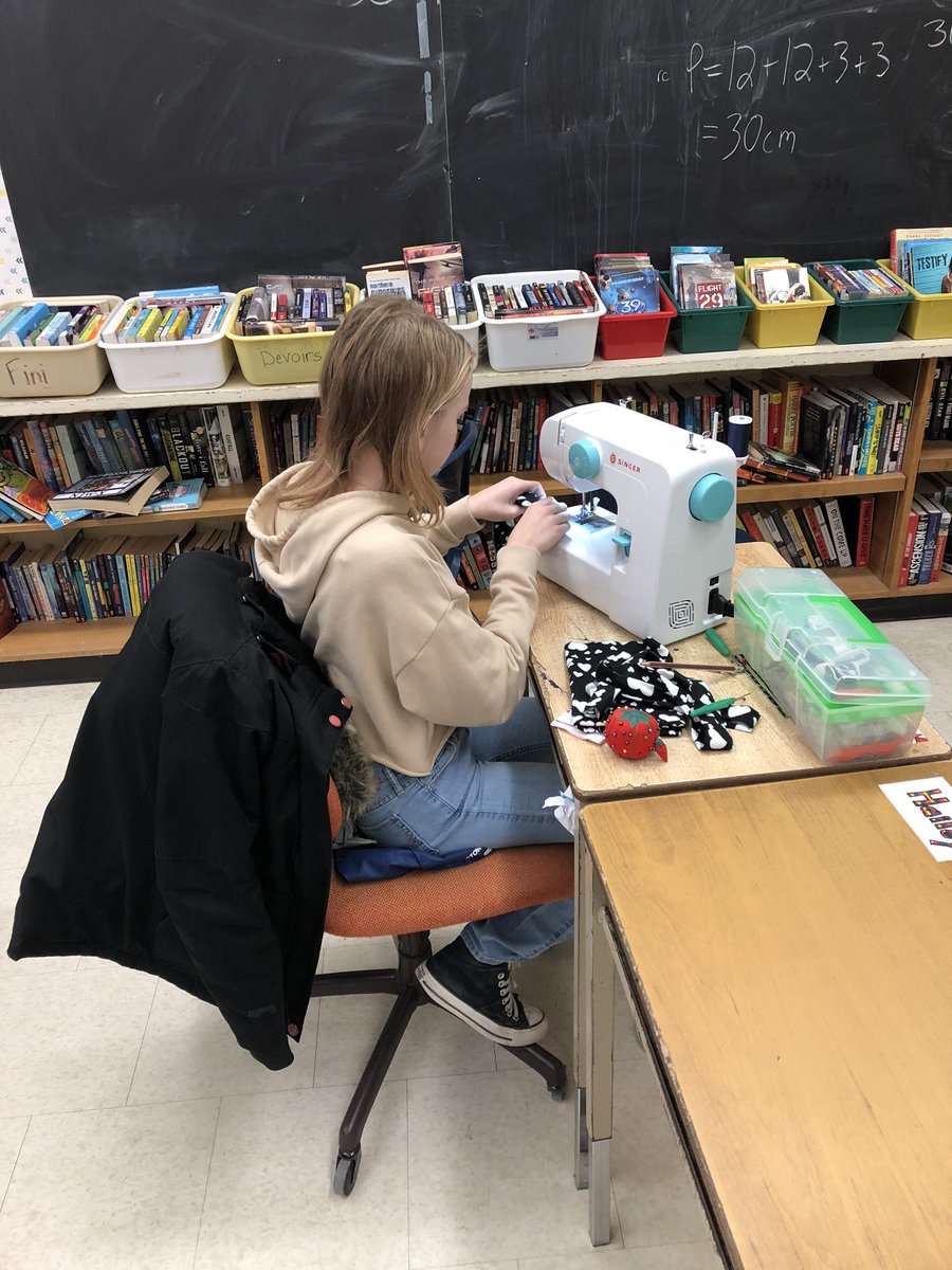 MmeHumphreys's tweet image. Students are hard at work in their Betterment Projects! This student is making reusable Boomerang bags to provide alternatives to plastic bags. #passionproject #geniushour #bettermentproject #makerspace