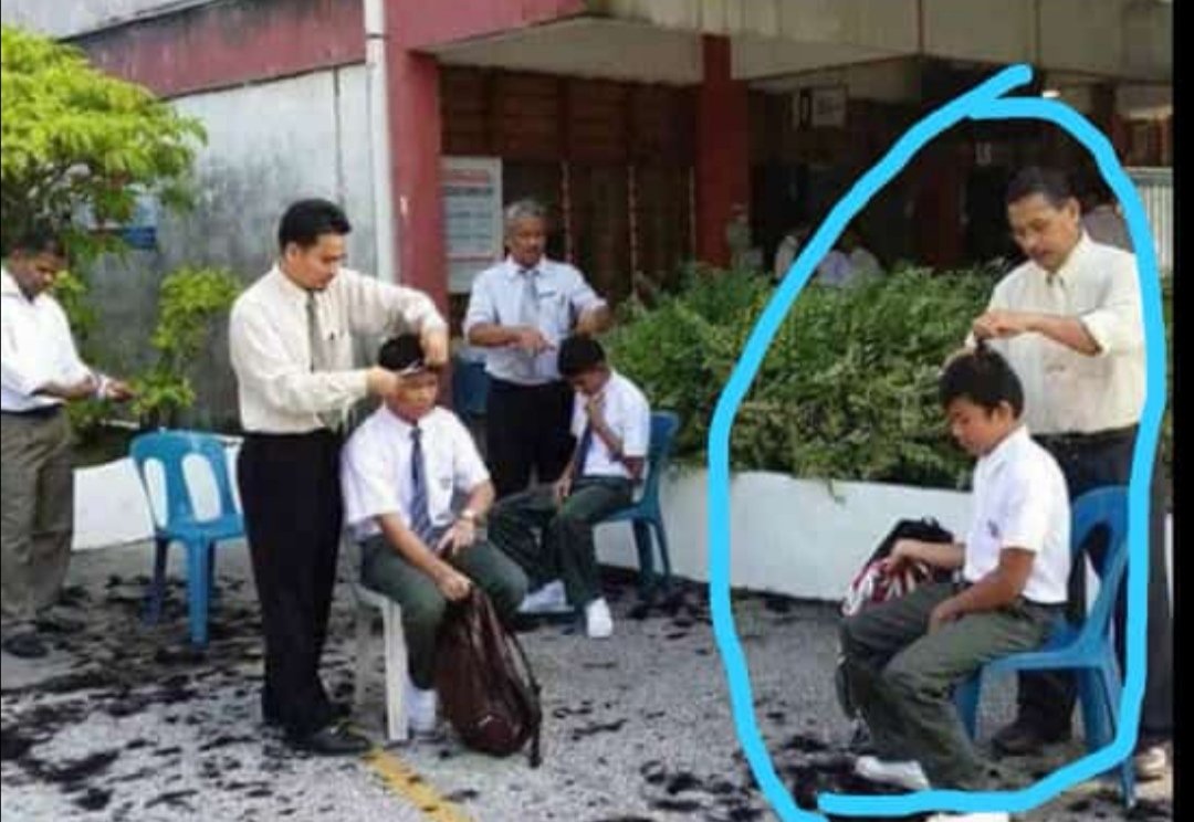 ZhafranAsyraf_'s tweet photo. Selamat bersara legend π #SMKBBSB https://t.co/UddbB1iafv
