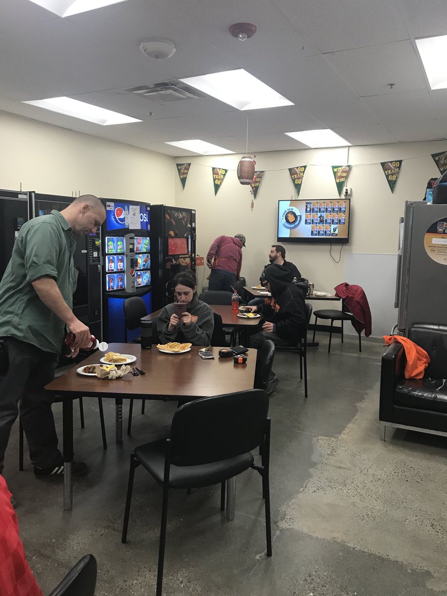 Kristine_Boddie's tweet photo. The Home Depot Cafe here at 2684! Taking care of our people. ⁦@WHd2684⁩ ⁦@Dustin_Kruckas⁩ ⁦@stevenlongmoor1⁩ ⁦@Mariposa_LuzZ⁩ https://t.co/Au7M4o2MQS
