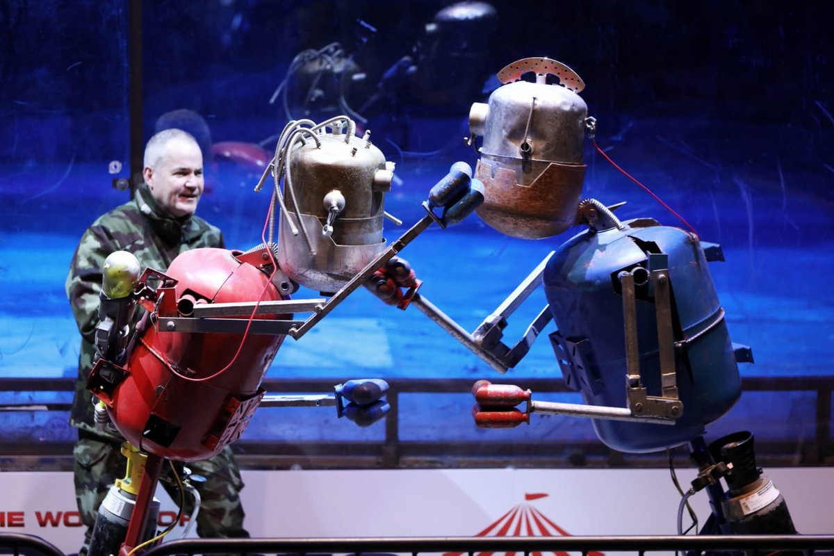 Robo Riots Daily Shows at @btyste. This brilliant show will have you cheering, laughing and shouting! #robots #roboriots #robotwars #createtodayshapetomorrow