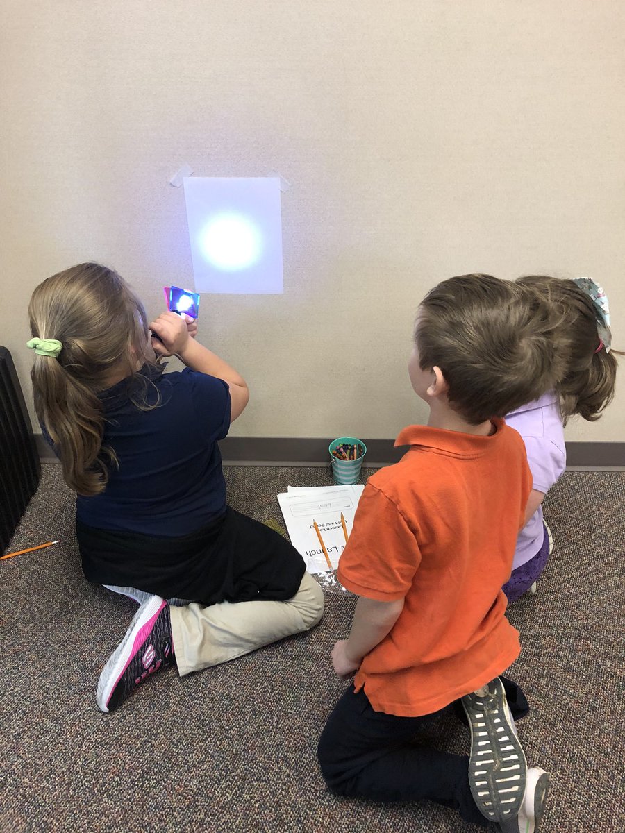 Investigating properties of light with 1st grade <a href="/LibertyParkElem/">Liberty ParkPatriots</a> <a href="/PLTWorg/">Project Lead The Way</a> #lpsoars #warrenwill