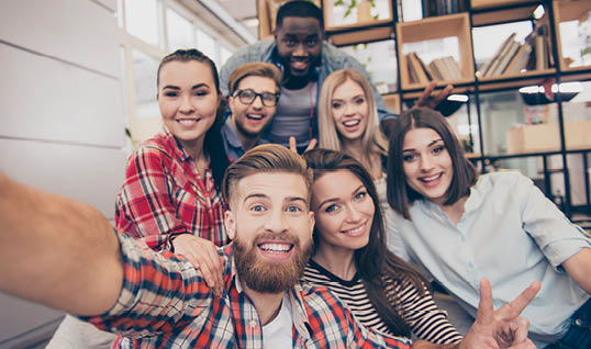 CaissepargneLR's tweet photo. [ #SaveTheDate ] 🗓
J-6 ! Les 16, 17 et 18 janvier, rejoignez notre équipe sur le #Salon de l'Enseignement Supérieur de #Montpellier. Rendez-vous sur le stand V1 du Parc des Expositions 😉 @letudiantsalon #EtreUtileATousLesJeunes https://t.co/RlZkWHdlW5