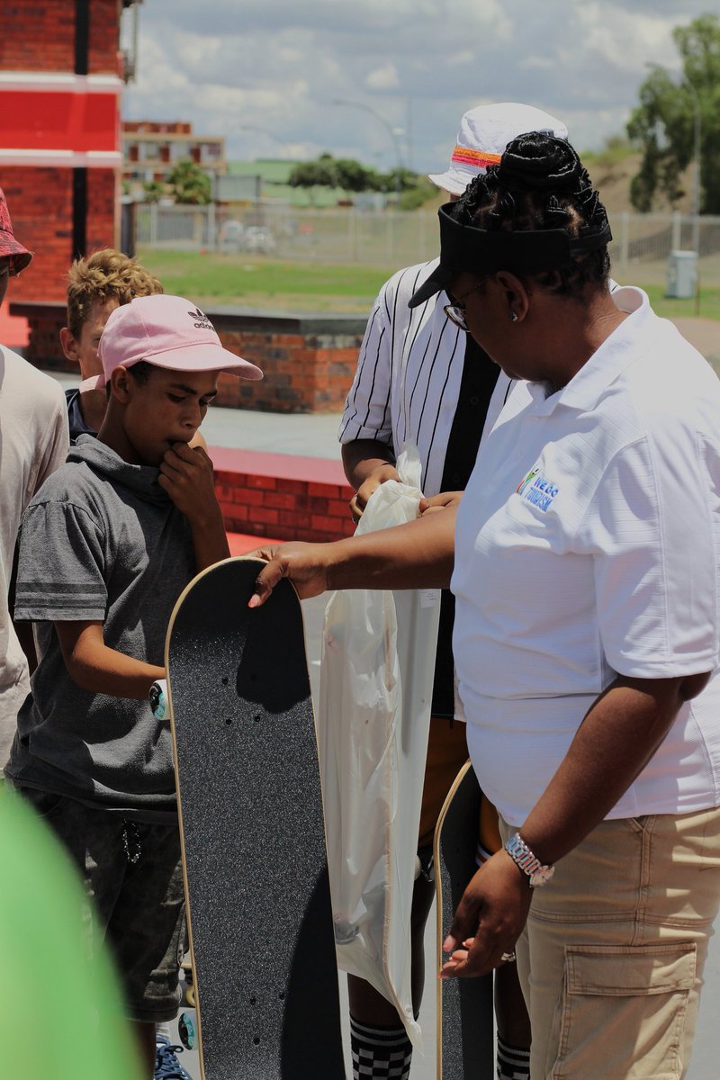 Tourism_gov_za's tweet photo. #FridayFunday RT @Real_KDC:  Tourism Minister @mmKubayiNgubane came by to visit the Kimberley Skate Plaza and hang out with some local skaters. #TheRealKDC #NorthernCape 
@NorthernCapeSA #WeDoTourism #FridayMotivation #MeetSouthAfrica https://t.co/2ZSeDTgJls