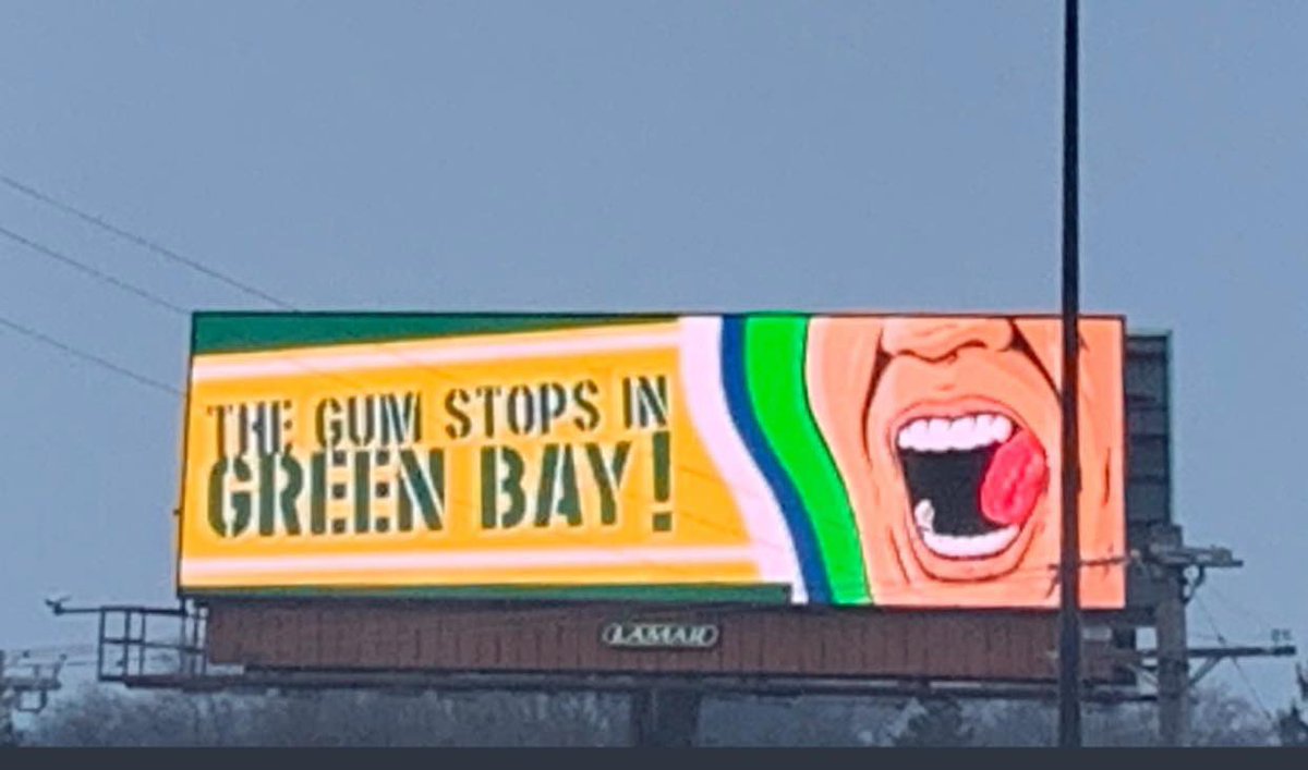 Local Green Bay resident puts up billboard taking a shot at <a href="/PeteCarroll/">Pete Carroll</a>. If you couldn’t tell, it’s PLAYOFF TIME in #Titletown! Seahawks are scheduled to arrive this evening. #gopackgo <a href="/GBPdaily/">GBP Daily - Rob Westerman lll</a> #SEAvsGB #Packers #NFLPlayoffs