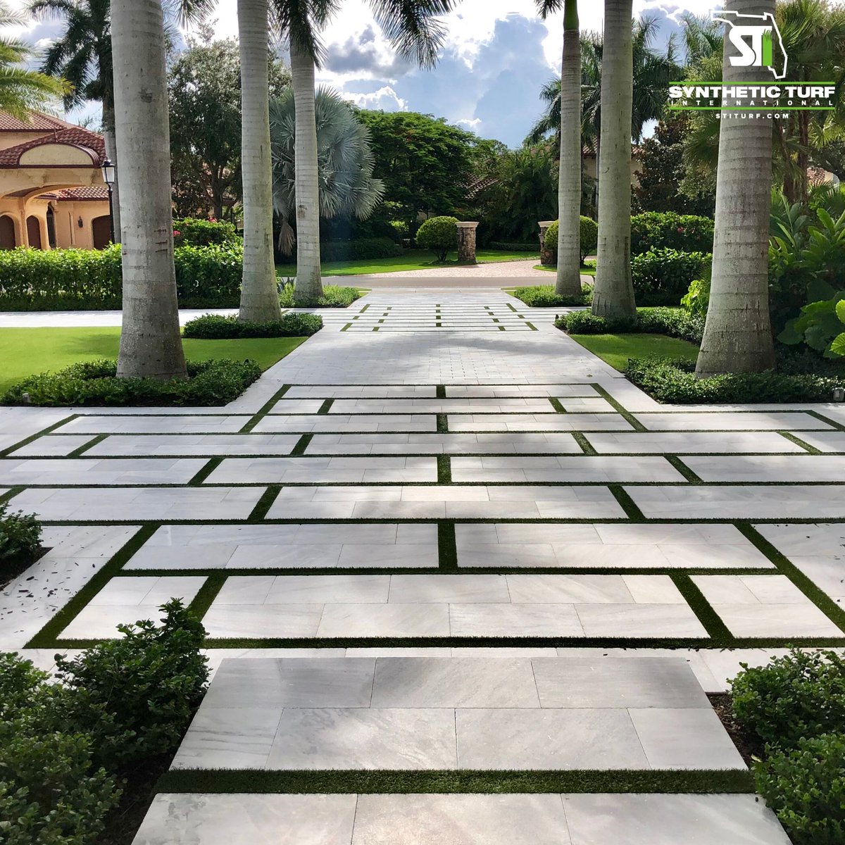 TurfFlorida's tweet image. Simple yet beautiful. What do you think of this turf design? Share with us in the comments below!
#STIFlorida #TurfDesign #SyntheticTurf #DrivewayDesign