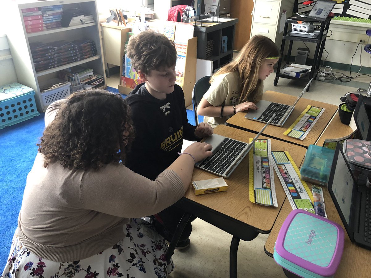 4RoederLSS's tweet photo. Creating interactive circuits by adding sensors in STEAM with Ms. Carlozzi!  @4RoederLSS @ExeterLSS https://t.co/qHAYadNfXp