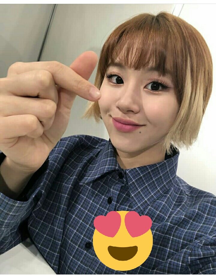 kailie94's tweet photo. One selca a day( ;
#onceselcaday
201001 https://t.co/nwdqeiN7wg