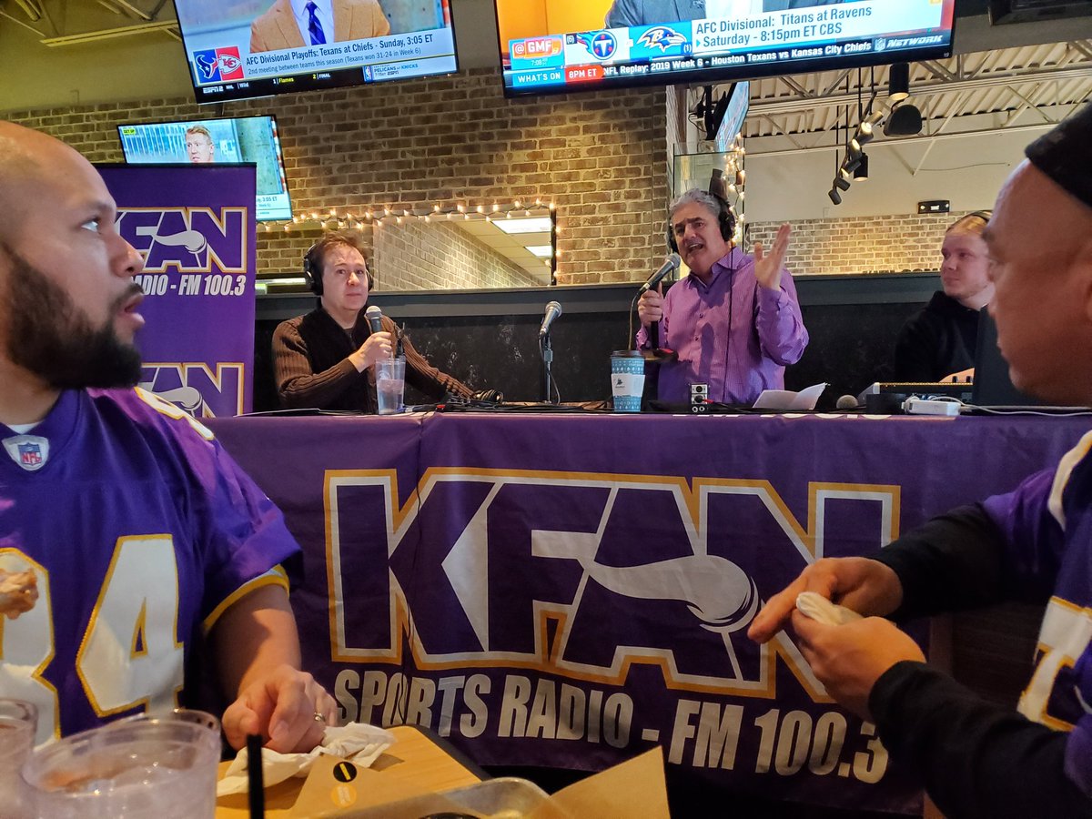 GolfProBobby's tweet photo. 2 of the best in the biz! @PaulCharchian @PAOnTheMic Let's play! #mvptable The #faithful 49ers fans wont have anything to be faithful about after Saturday! #skol https://t.co/mefgnYfucR