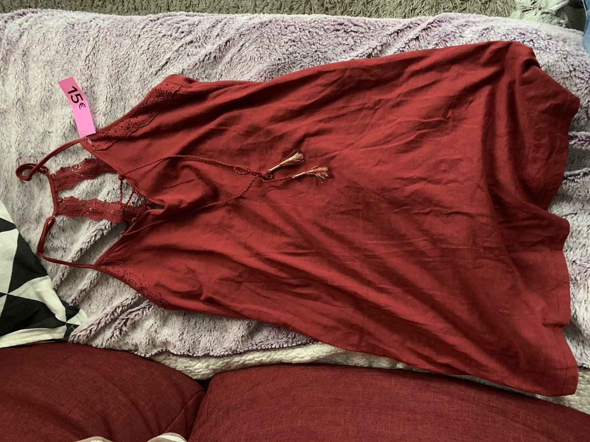 Sam___07's tweet photo. @etam_france J’ai acheté une nuisette en magasin affiché 15€ alors que sur votre site elle est à 13,99€... Ça serait bien d’harmoniser vos prix...Mervi à vous https://t.co/Ib3hd9PH4I